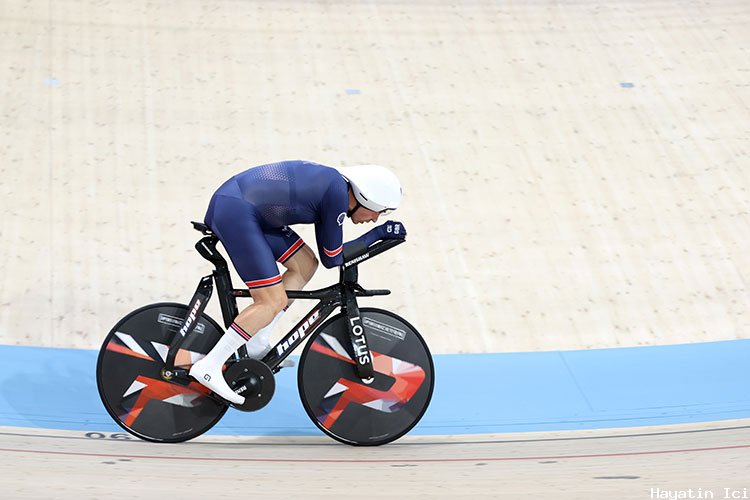 Matthew Richardson 200 m Dünya Rekorunu Kırarak 'Tüm Zamanların En Hızlı Bisikletçisi' Oldu
