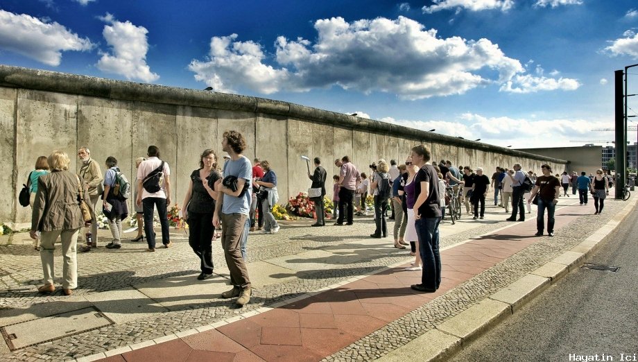 Berlin Duvarı, neden ve ne zaman yapıldı, yıkılışı