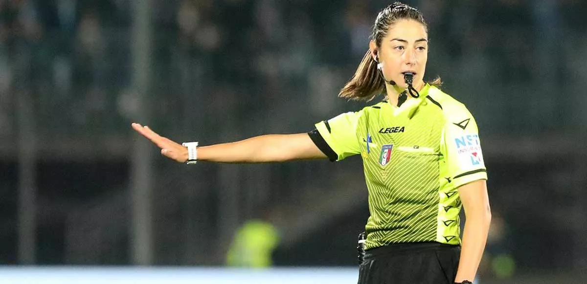 İtalya futbolunda bir ilk: Kadın hakem düdük çalacak