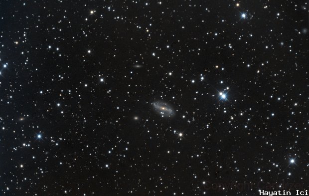 Hubble, Görünürde Saklanan Neredeyse Görünmez Bir Galaksiyi Görür