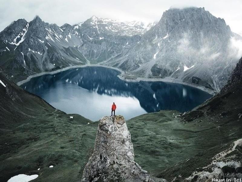 Turistler Dağlarda İz Bırakmadan Kayboluyor