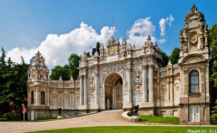 Dolmabahçe Sarayı, Dolmabahçe Sarayı neden yapıldı?