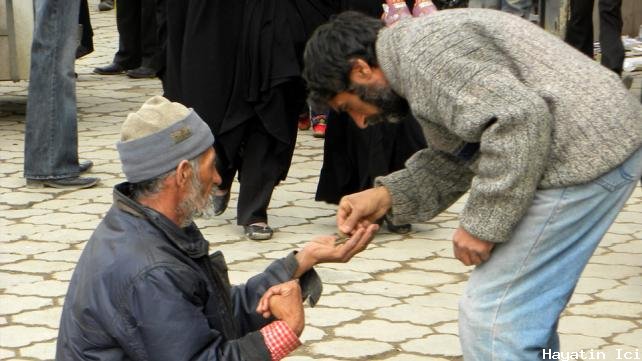 Kur'ân'da Yardımlaşma ve İnfak