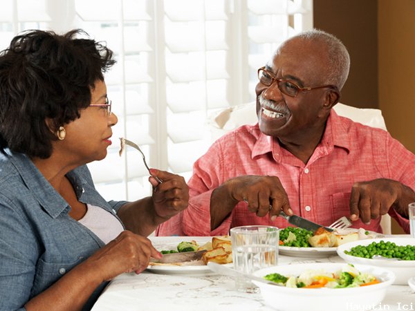 50'li ve 60'lı Yaşlarınızda Sağlıklı Beslenme İçin Kesin Kılavuz