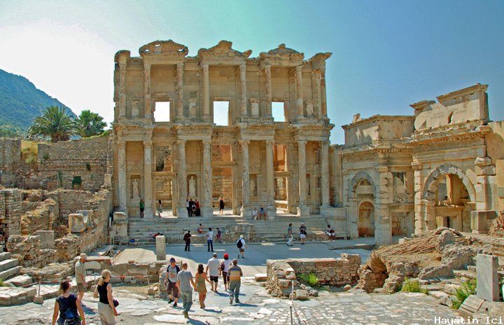 Efes: Büyük bir medeniyetin kalıntıları