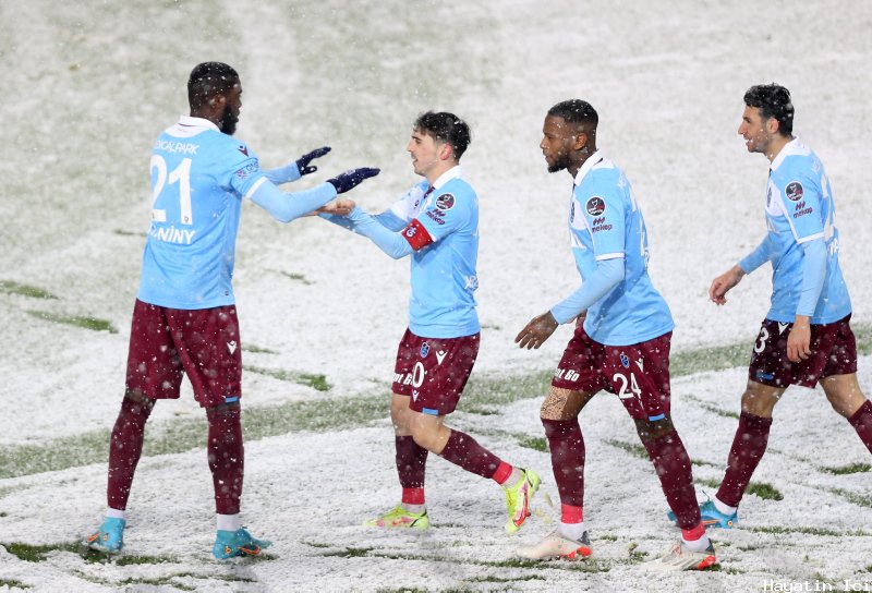 Trabzonspor sürekli değişen kadrosuna rağmen zirvede! 