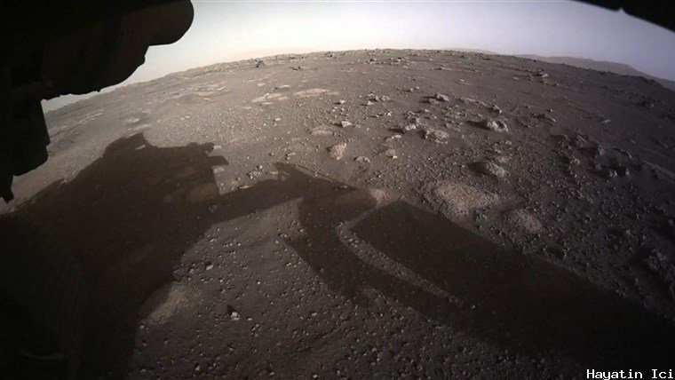 NASA Perseverance rover, Mars yüzeyinin muhteşem ilk görüntülerini ortaya çıkardı